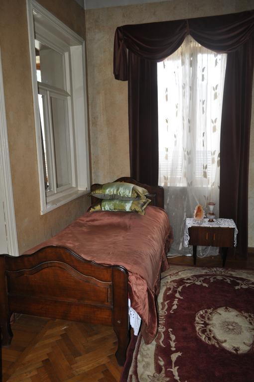 Guest House Cico Telavi Eksteriør bilde