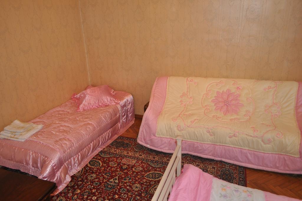 Guest House Cico Telavi Eksteriør bilde